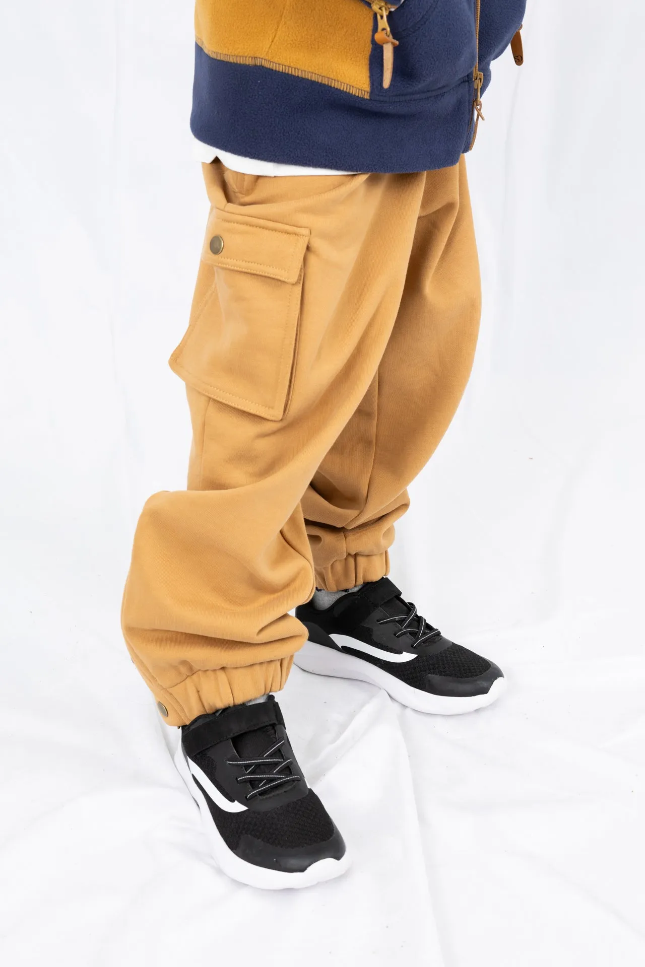 Adaptive Kids Cargo Joggers: Adjustable Elastic Waist & Side Zipper for Easy Undressing