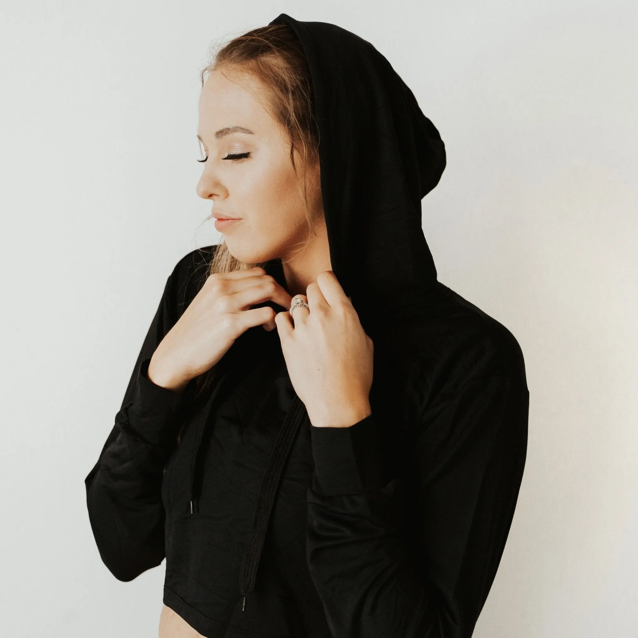 Cropped Hoodie - Black