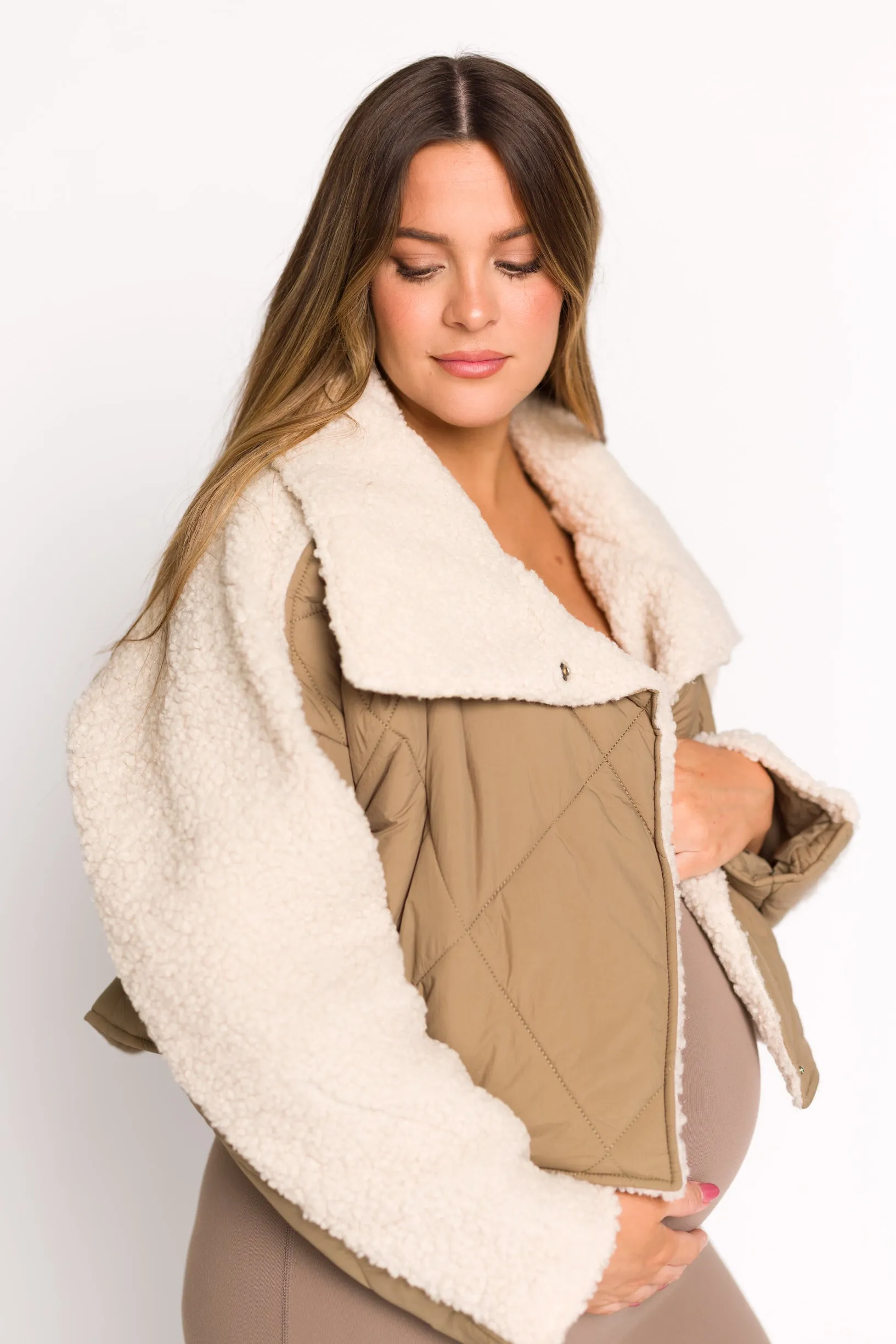 Jacey Quilted Jacket With Fluffy Shearling in Olive