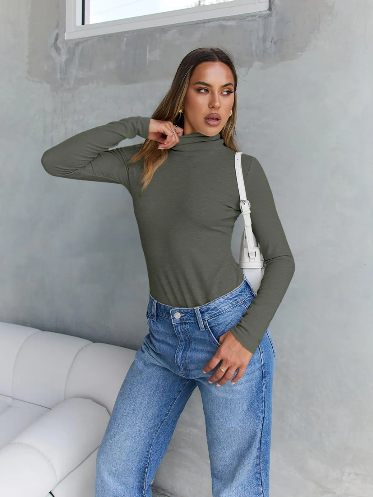 Trendy Queen Women's Turtleneck Long Sleeve Shirts Fall Fashion Basic Thermal Underwear Tops Winter Clothes 2024